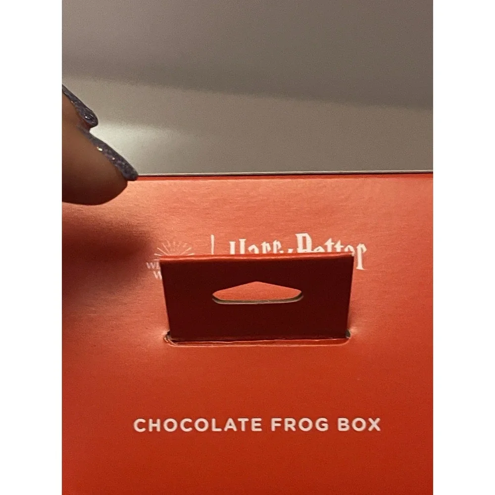 Hallmark CHOCOLATE FROG BOX ORNAMENT - Wizarding‎ World Harry Potter - 2023 NEW
